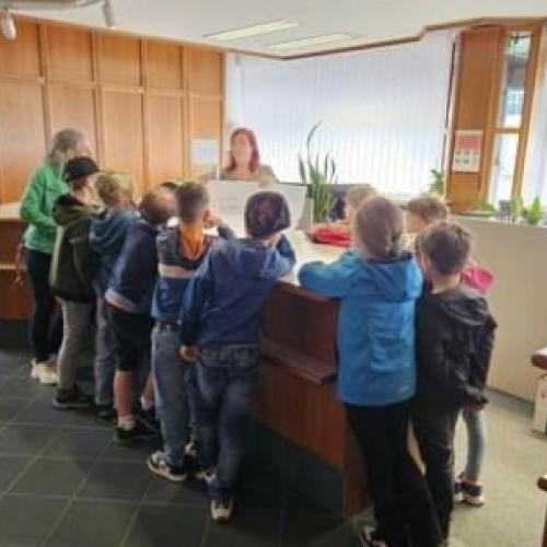 Besuch der 3. Klasse bei der Gemeinde 
