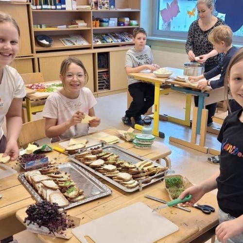 Schulbuffet "Gesunde Schule"- 4B Klasse- April 2025