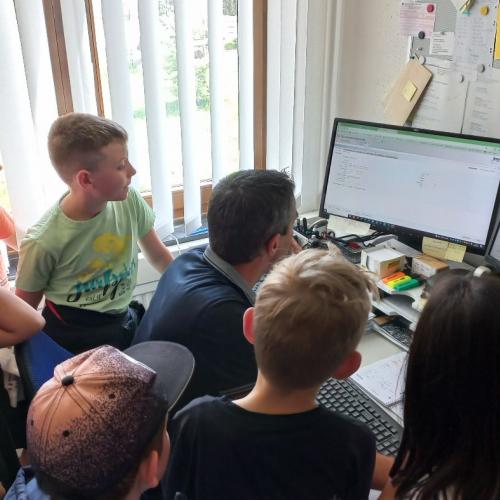 Besuch der dritten Klassen bei der Gemeinde- 2025