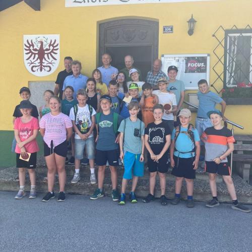 Besuch der 3. und 4. Klassen bei den Schützen- 2025