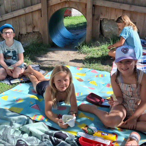 Picknick im Schulgarten- 2. Klassen- 2025