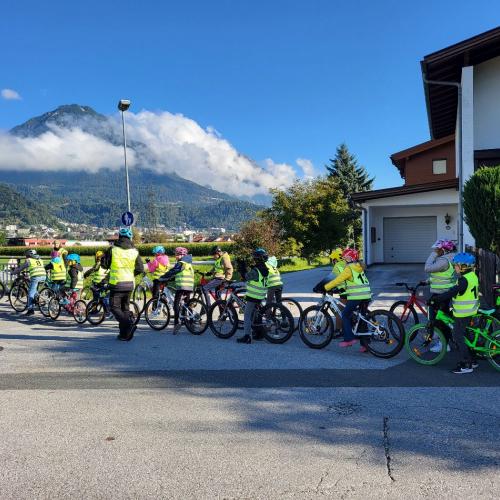 Erste Radfahrübung der vierten Klassen 2025