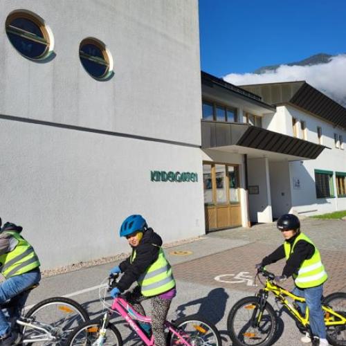 Erste Radfahrübung der vierten Klassen 2025