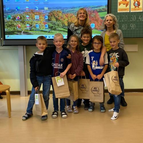 Büchereiauszeichnungen für fleißige LeserInnen im Sommer 2025