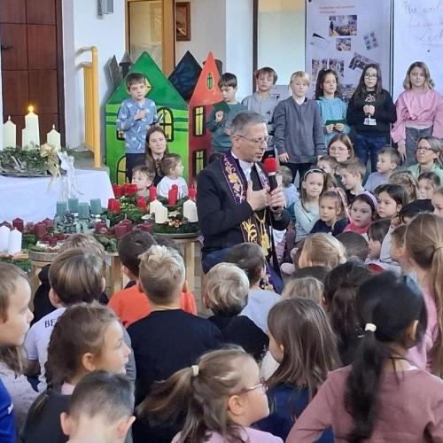 Adventkranzweihe 2025 mit Dekan Bernhard Kopp