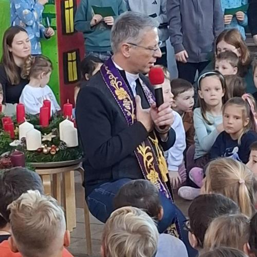 Adventkranzweihe 2025 mit Dekan Bernhard Kopp