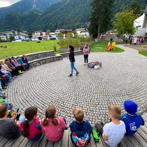 Schulgarten im Herbst 2026- jäten und setzen von Pflanzen